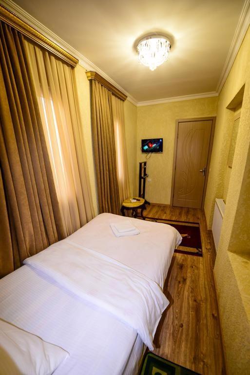 Hotel Vladi Kutaisi Exterior foto